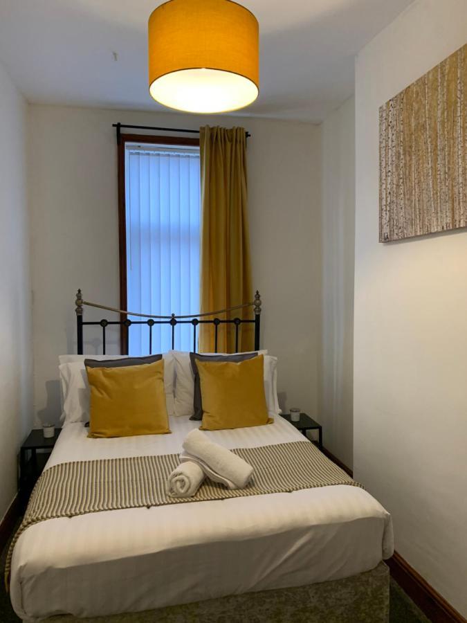 Rodsley - 2 Bedroom 1St Floor Flat Free Parking Wifi And Netflix Gateshead Exterior photo